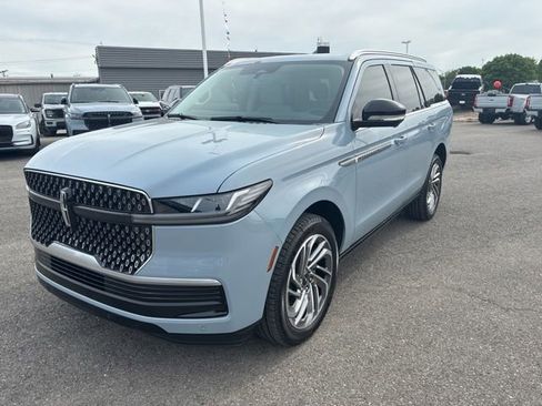 New 2026 Lincoln Navigator Reserve AWD/4WD image 1