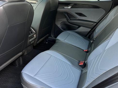 New 2026 Volkswagen Tiguan SE R-Line FWD image 10