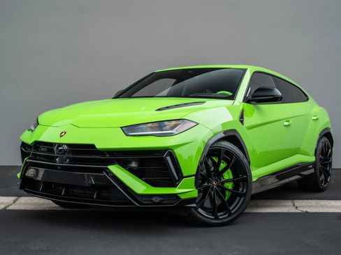 Used 2023 Lamborghini Urus S image 1