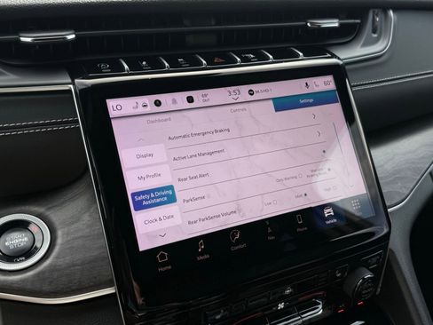 Used 2024 Jeep Grand Cherokee Limited image 29