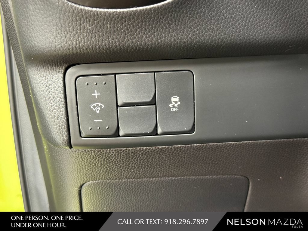 Used 2016 Kia Soul + FWD image 28