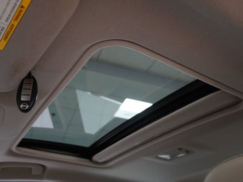 Used 2014 Nissan Sentra SL w/ Premium Package FWD image 4