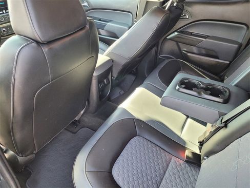 Used 2018 Chevrolet Colorado Z71 image 11