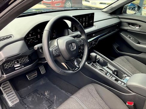 Used 2025 Honda Accord Sport image 18