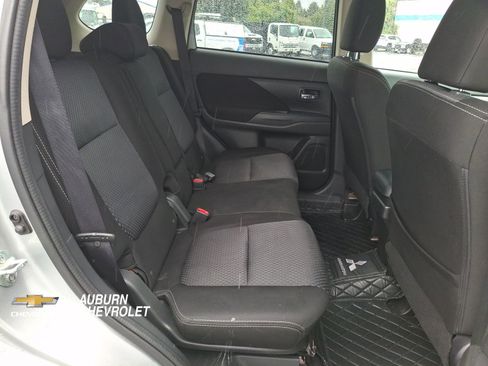 Used 2018 Mitsubishi Outlander ES AWD/4WD image 22