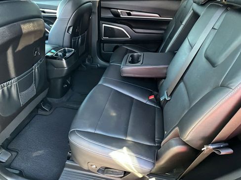 Used 2022 Kia Telluride LX image 24