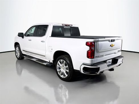 Used 2022 Chevrolet Silverado 1500 High Country w/ High Country Premium Package AWD/4WD image 12