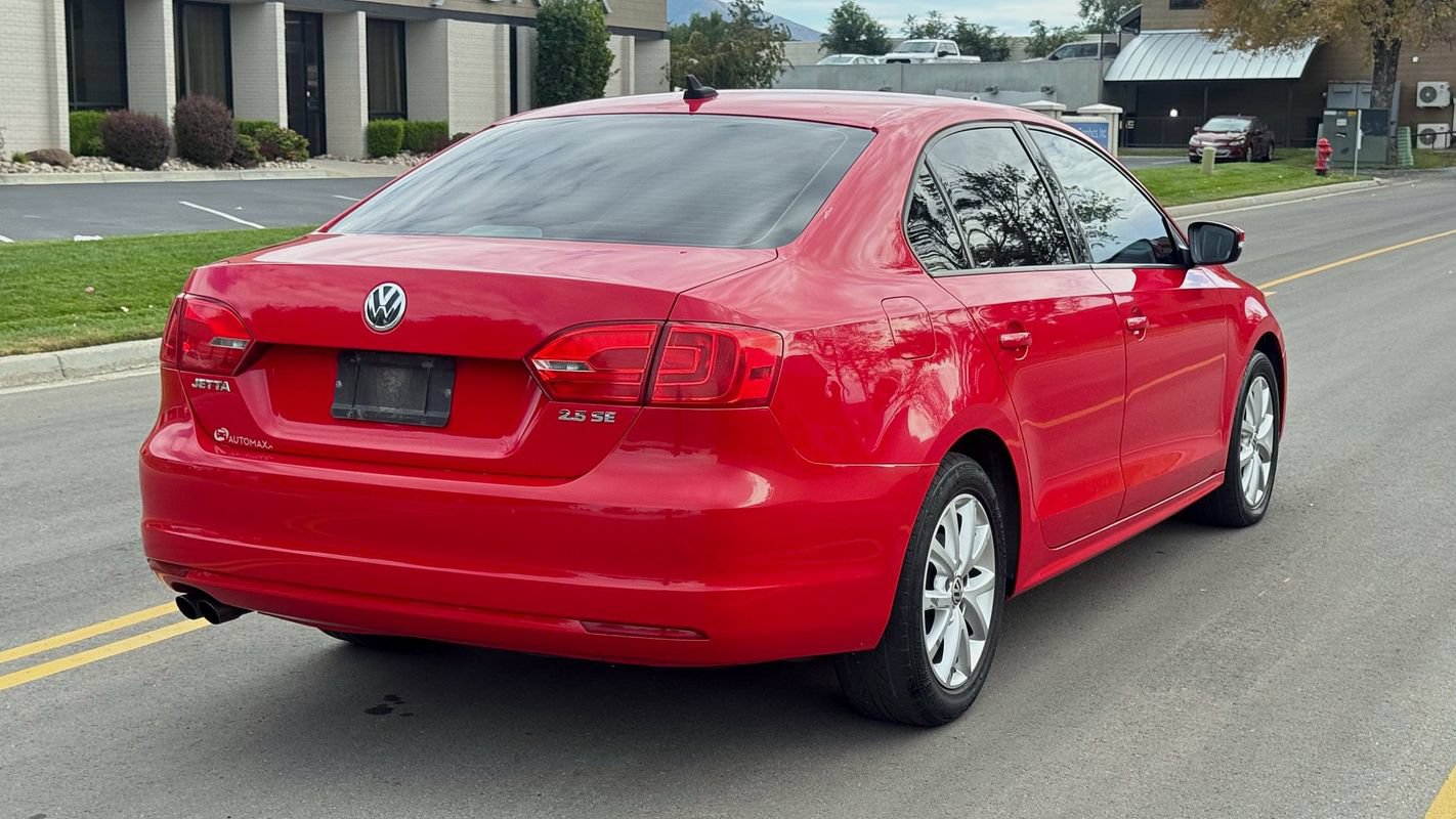 Used 2011 Volkswagen Jetta SE FWD image 5