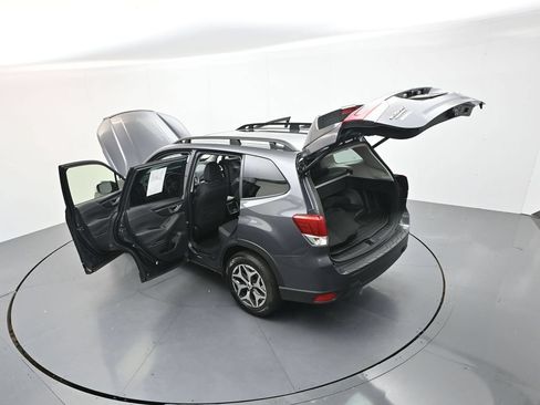 Used 2023 Subaru Forester Premium AWD/4WD image 48