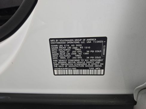 Used 2024 Volkswagen Atlas Cross Sport SEL R-Line AWD/4WD image 47