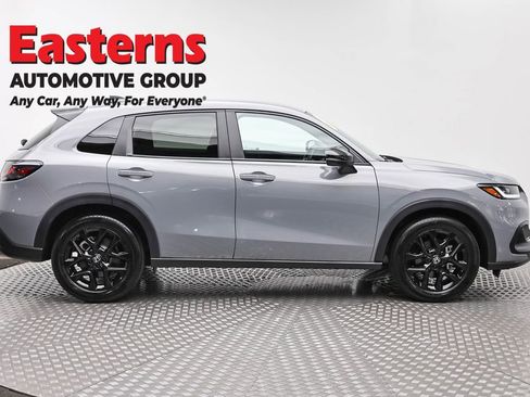 Used 2025 Honda HR-V Sport image 4
