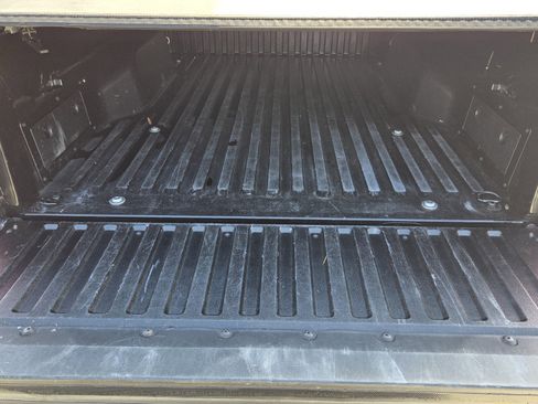 Certified 2016 Toyota Tacoma SR5 image 8