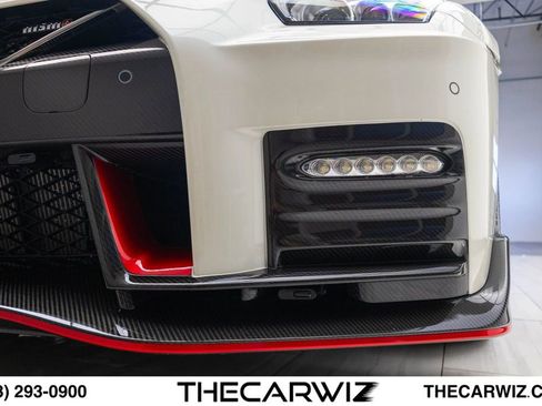 Used 2018 Nissan GT-R NISMO AWD/4WD image 8