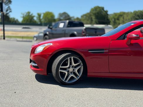 Used 2015 Mercedes-Benz SLK 250 image 11