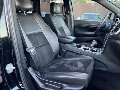 Used 2018 Jeep Grand Cherokee Altitude AWD/4WD image 13