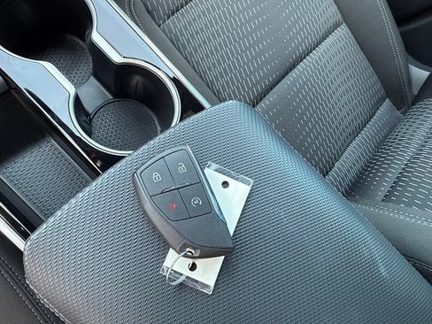 Used 2026 Chevrolet Equinox LT AWD/4WD image 34