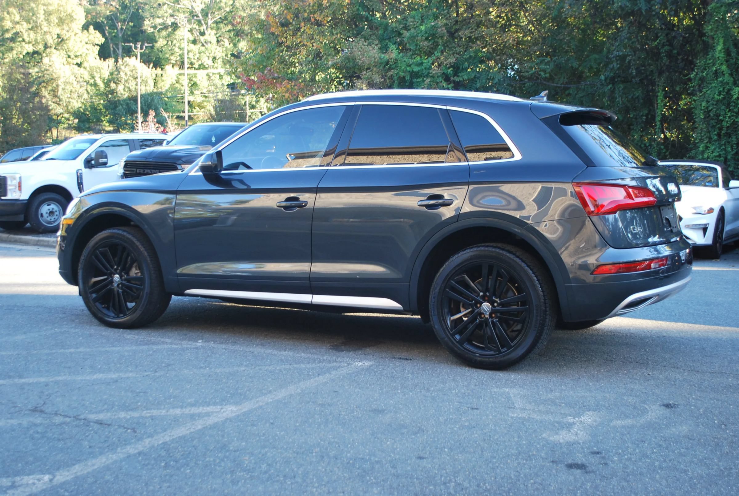 Used 2019 Audi Q5 2.0T Premium Plus w/ Premium Plus Package AWD/4WD image 4