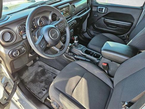 Used 2023 Jeep Gladiator Willys image 9