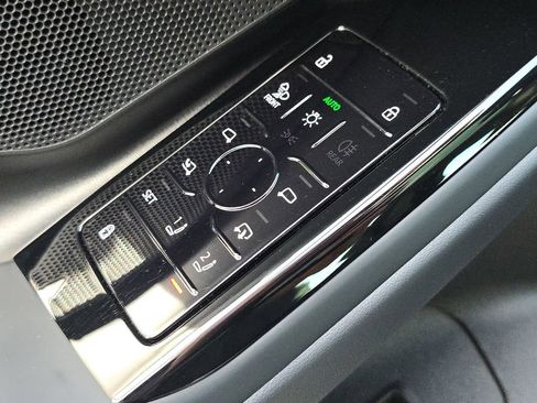 Certified 2025 Audi A6 e-tron Premium Plus w/ Premium Plus image 29