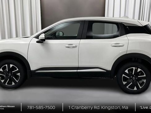 Used 2025 Nissan Kicks SV AWD/4WD image 8
