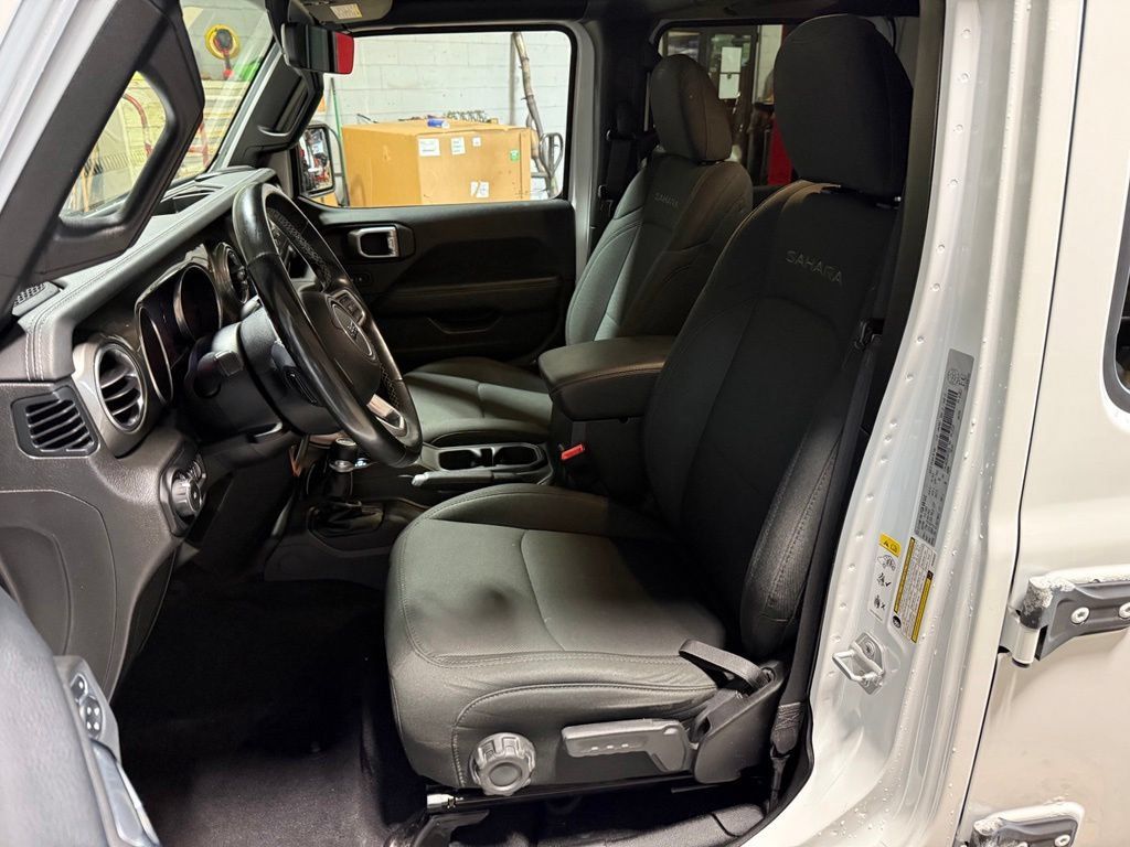 Used 2019 Jeep Wrangler Unlimited Sahara w/ Uconnect 4C Nav & Sound Group AWD/4WD image 23
