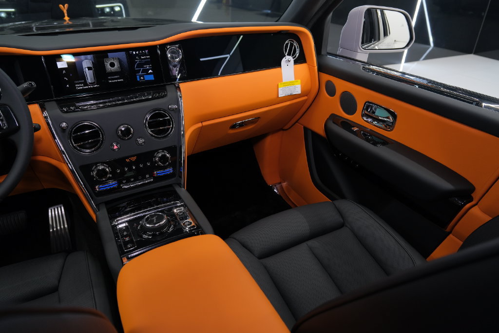 Used 2026 Rolls-Royce Cullinan AWD/4WD image 54
