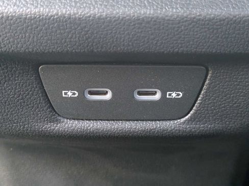 Used 2026 Volkswagen Tiguan SE R-Line FWD image 17