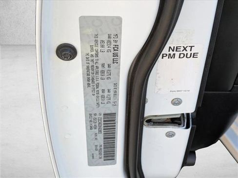 Used 2019 Chrysler 300 S image 23