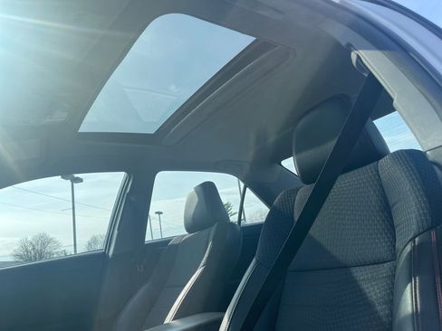 Used 2015 Toyota Camry SE w/ Moonroof Package image 13