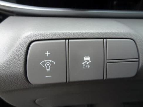 Used 2024 Hyundai Elantra SEL FWD image 16