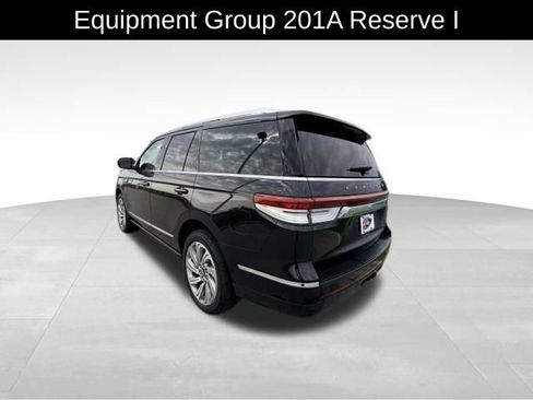 Used 2022 Lincoln Navigator Reserve AWD/4WD image 5
