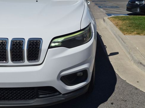 Used 2020 Jeep Cherokee Latitude Plus w/ Cold Weather Group AWD/4WD image 12