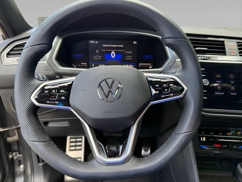 Used 2022 Volkswagen Tiguan SE R-Line AWD/4WD image 13