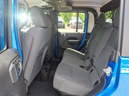 New 2025 Jeep Gladiator Willys image 6