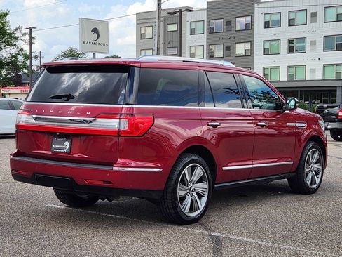 Used 2018 Lincoln Navigator Reserve w/ Technology Package AWD/4WD image 10