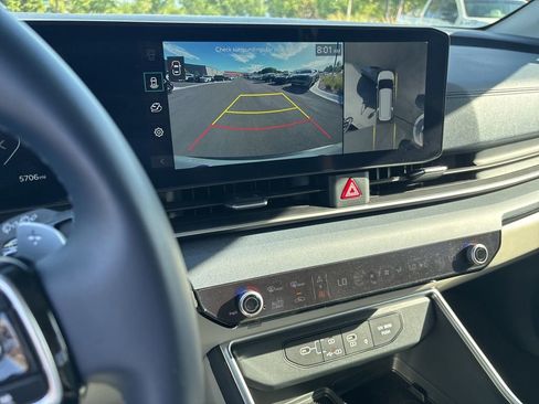 Certified 2026 Kia Carnival SX FWD image 10