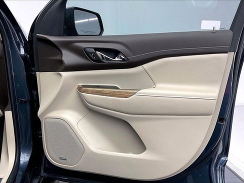 Used 2019 GMC Acadia Denali w/ Technology Package image 26