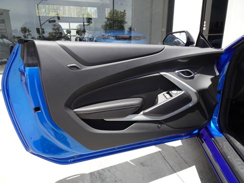 Used 2017 Chevrolet Camaro SS RWD image 13