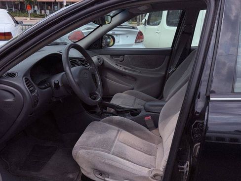 Used 2003 Oldsmobile Alero GL w/ Sun & Sound Package FWD image 7