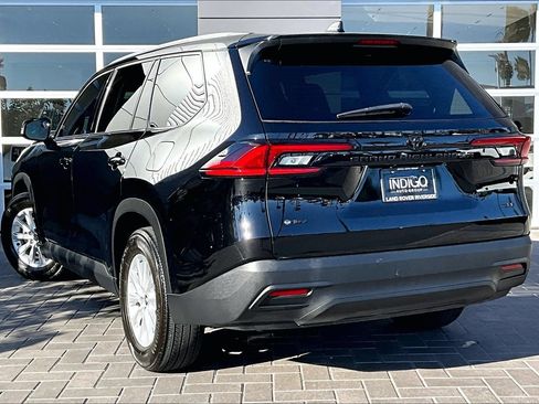 Used 2025 Toyota Grand Highlander XLE FWD image 11
