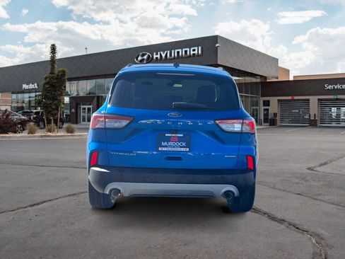 Used 2021 Ford Escape Titanium image 4