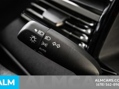 Used 2025 Toyota Camry LE image 28