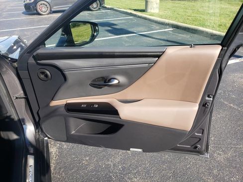 Used 2024 Lexus ES 350 w/ Premium Package image 18