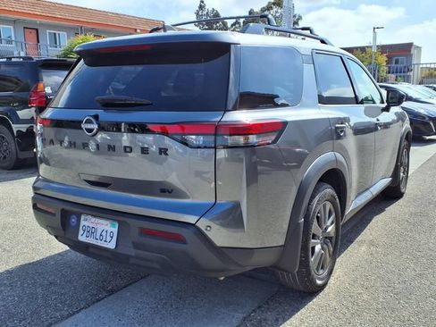 Used 2022 Nissan Pathfinder SV w/ SV Black Package FWD image 3