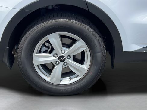 New 2026 Kia Sorento LX FWD image 27