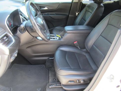 Used 2019 Chevrolet Equinox Premier FWD image 16