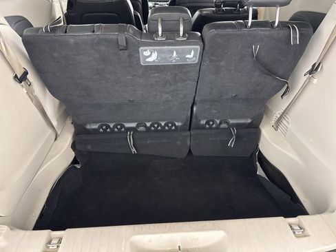 Used 2019 Chrysler Pacifica Touring-L image 25