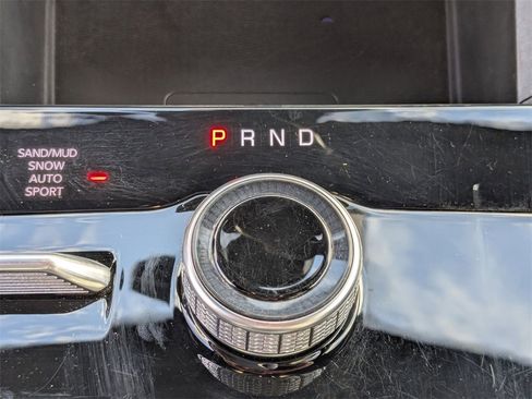 Used 2024 Jeep Grand Cherokee L Limited w/ Luxury Tech Group II image 16