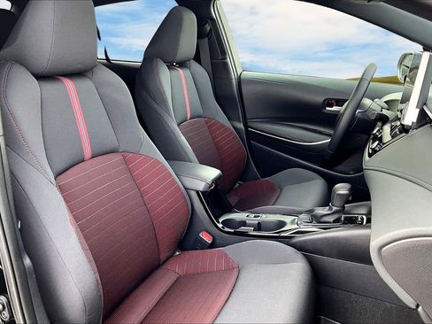 Used 2025 Toyota Corolla SE image 20