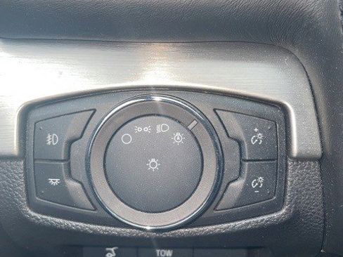 Used 2018 Ford Explorer Platinum image 21